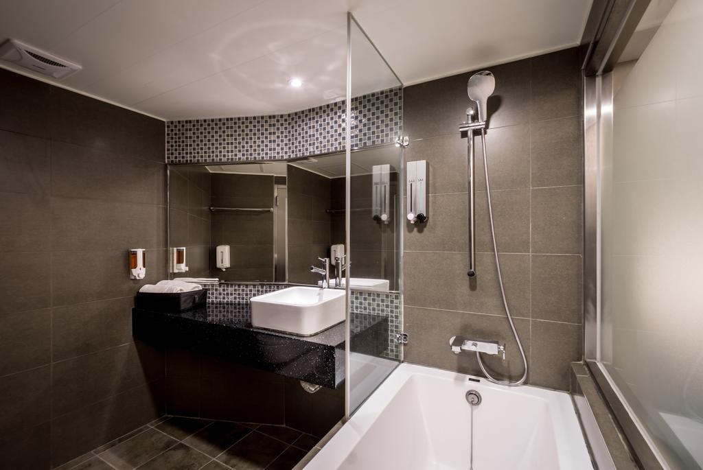 Royal Garden Hotel Тайбэй Экстерьер фото