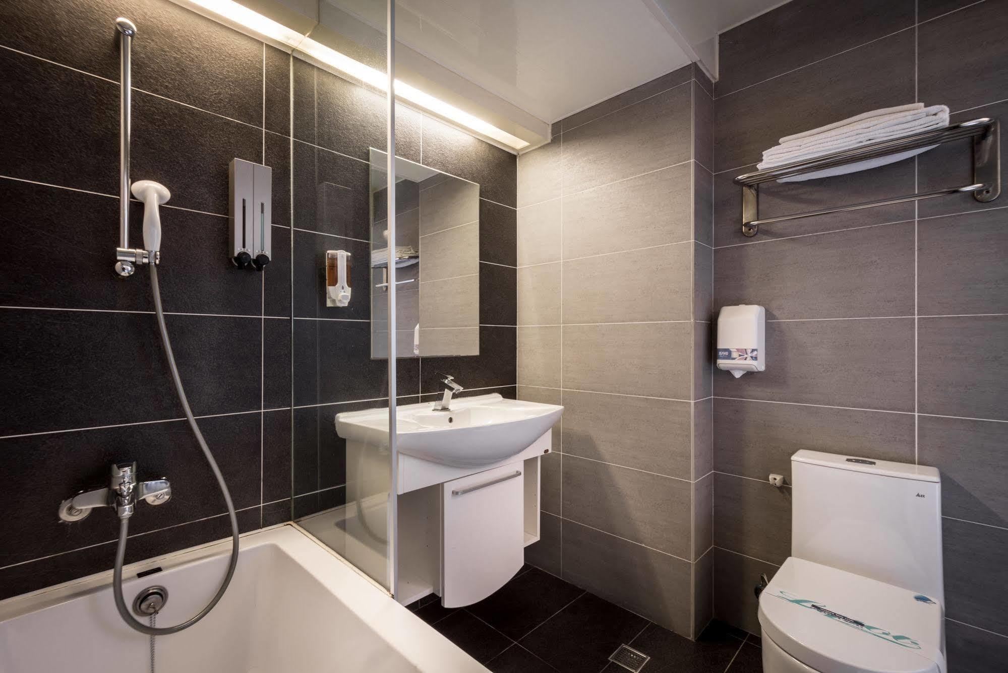 Royal Garden Hotel Тайбэй Экстерьер фото